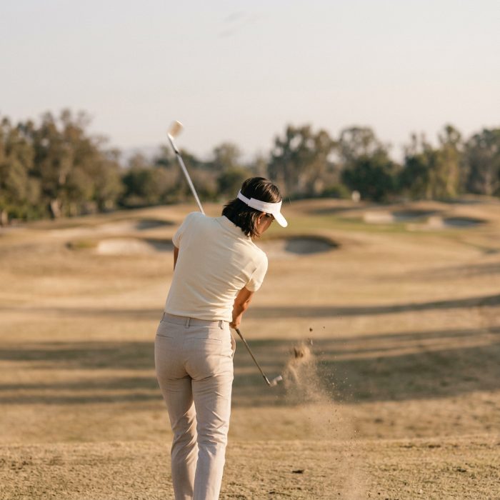 Golferin im Schwung, Morgenrunde